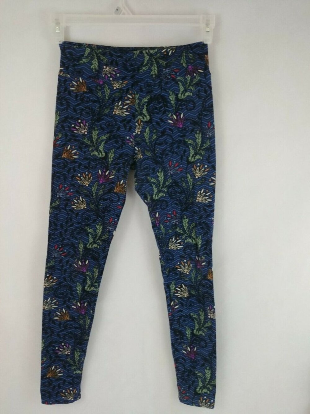 LuLaRoe Womans One Size Leggings Flowers With Leaves And Flowers